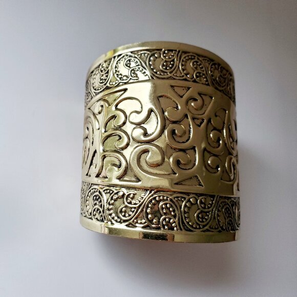 Estruscan Goddess Style Cuff Bangle Bracelet Rustic Gold tone & Black Textured - Picture 5 of 11